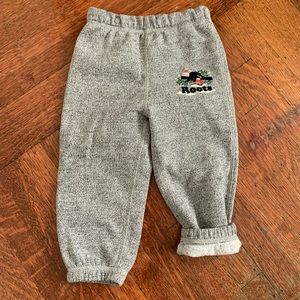 Roots - holiday sweatpants and onesie - size 18-24months